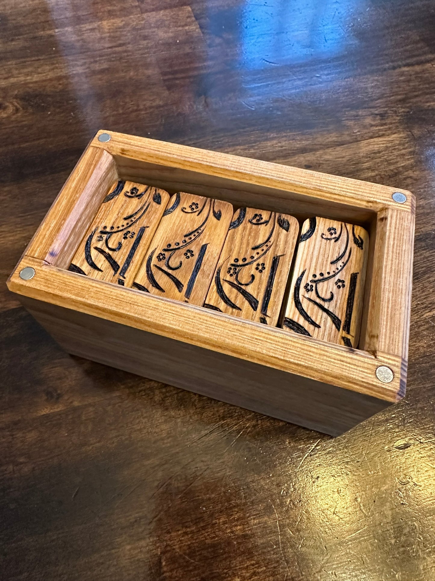Ash Domino Box