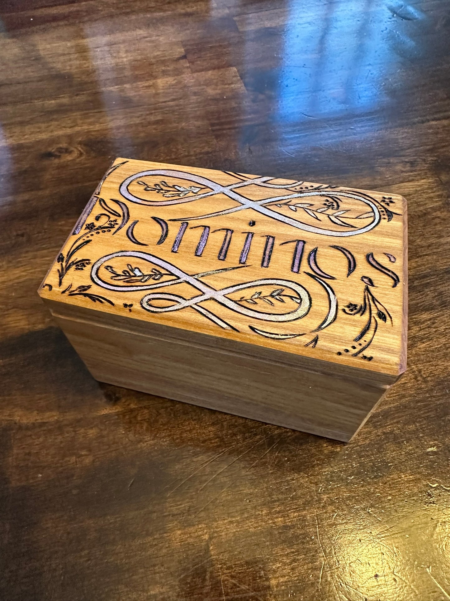 Ash Domino Box
