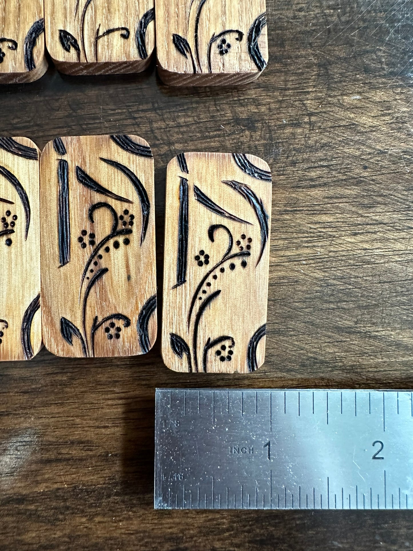 Ash Domino Box