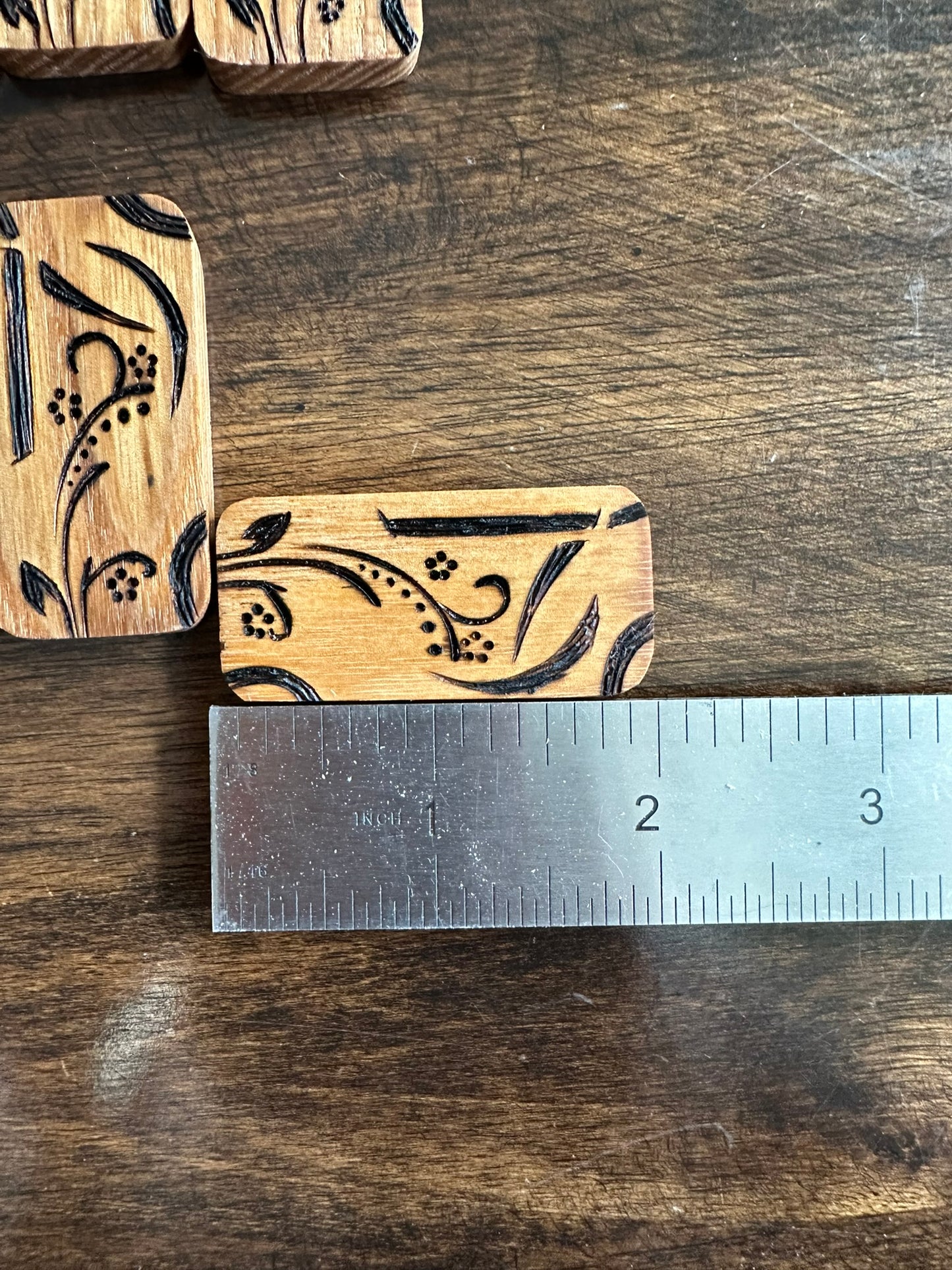 Ash Domino Box